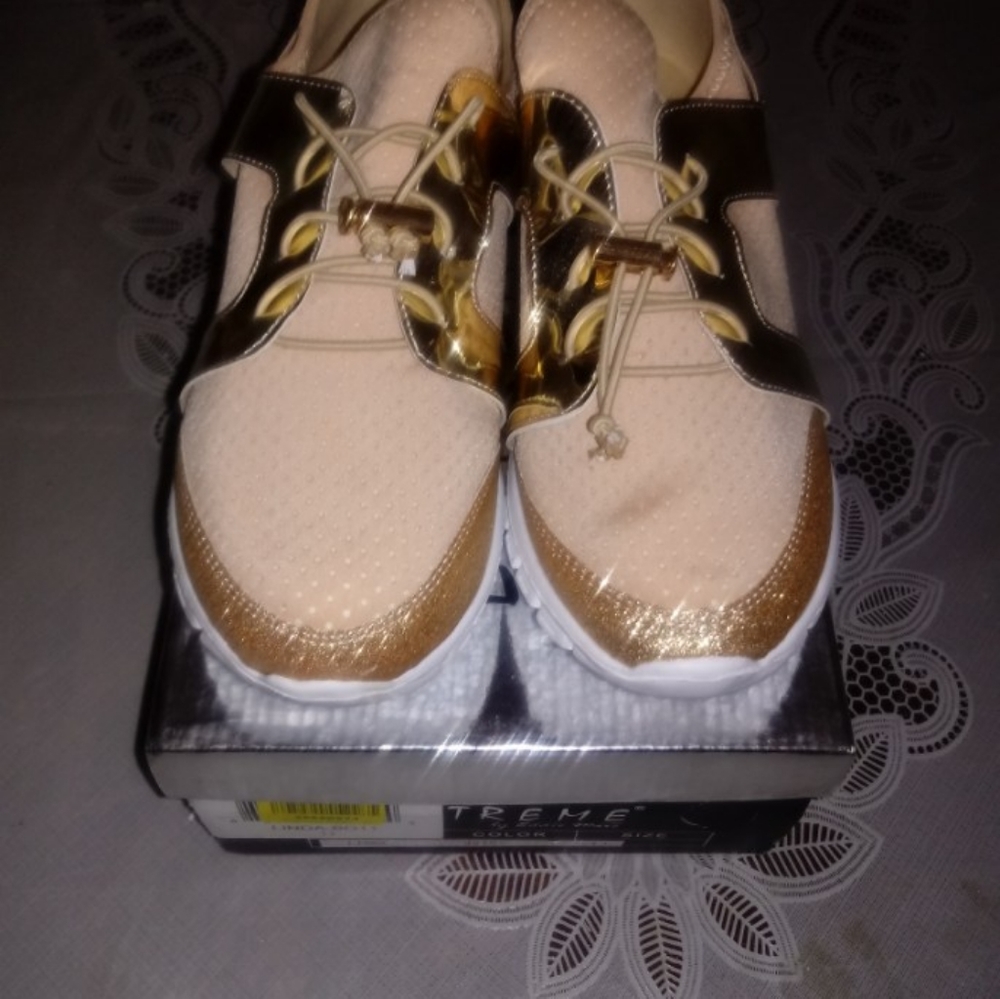 Extreme sneakers
